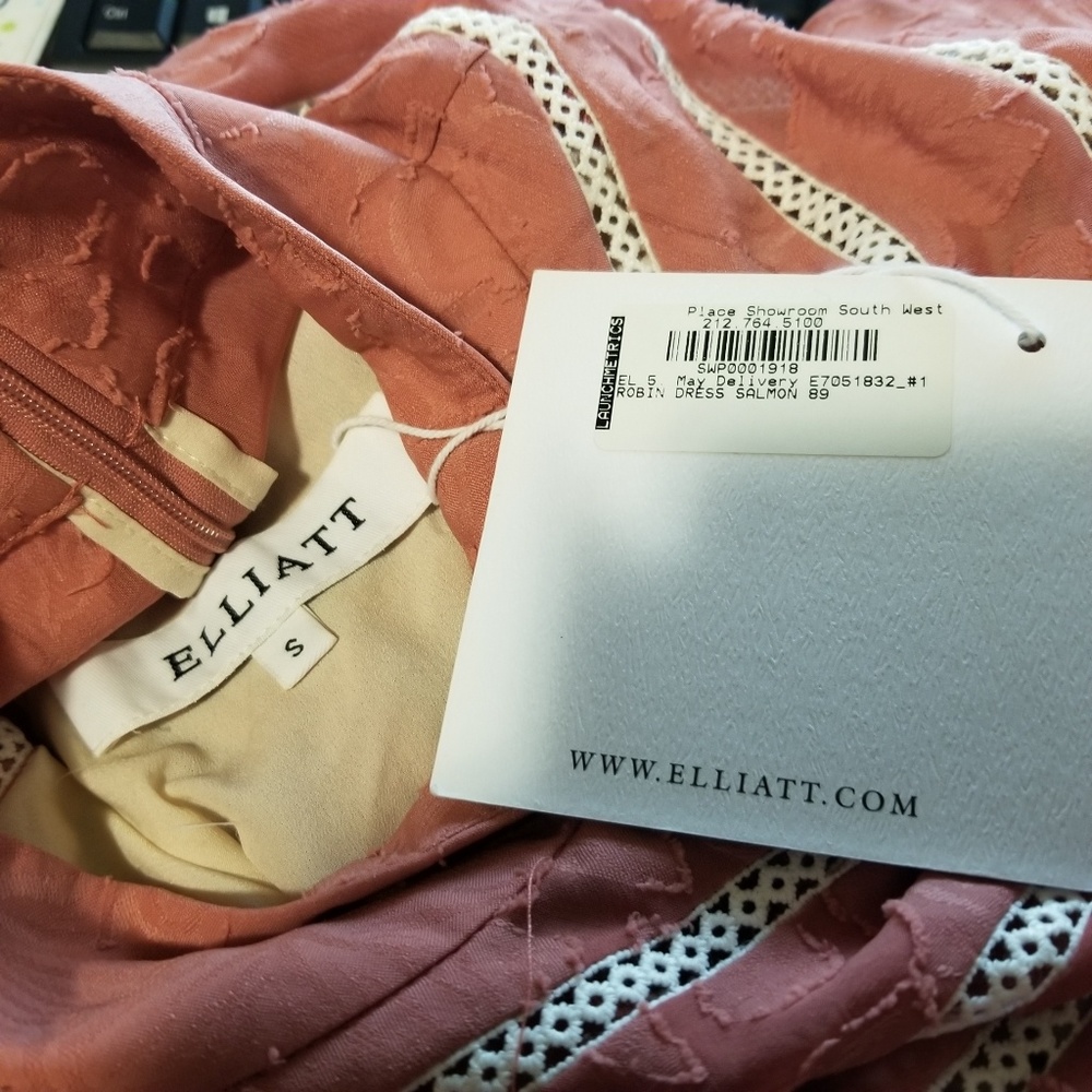 Elliatt Peach Midi Dress - Picture 5 of 8